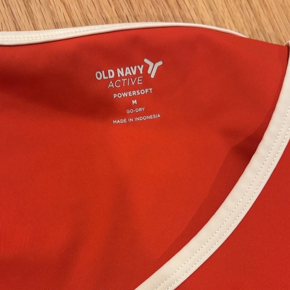 Old Navy Orange V-Neck Crop Top - Picture 4 of 4